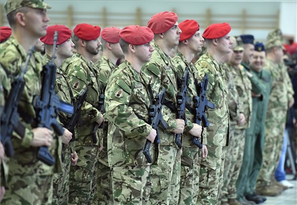 Magyar honvédség, katonák