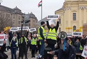 Akkumulátorgyár-ellenes tüntetés Debrecenben