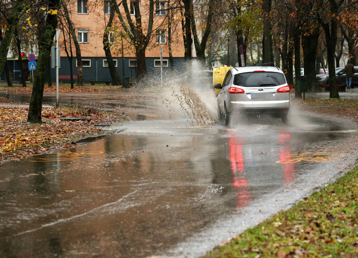 Szeged,esőzés, eső, víztócsa, időjárás